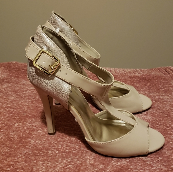 High heels shoes - Picture 2 of 3